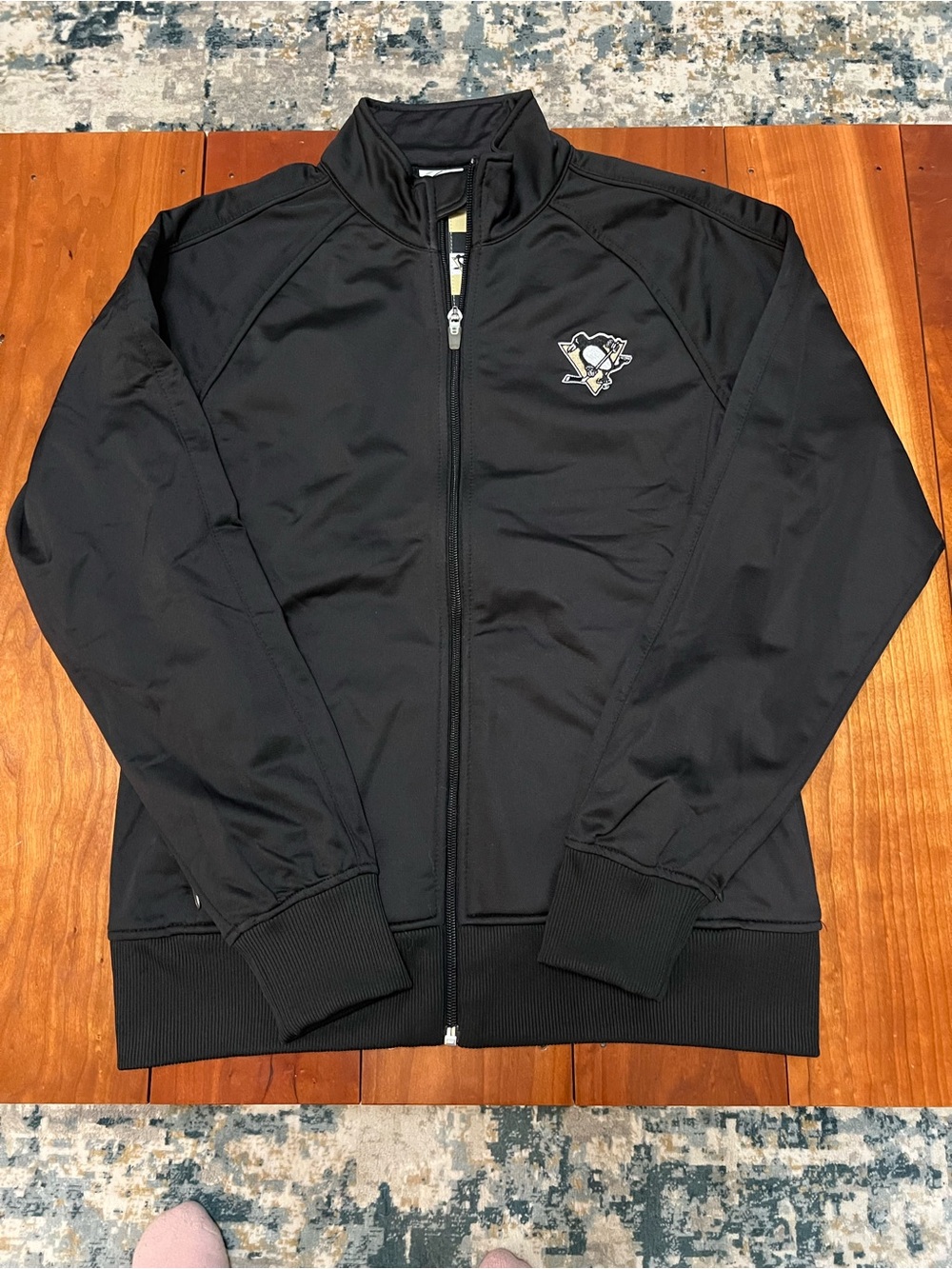 Black Full-Zip Pittsburgh Penguins Lightweight Jacket—NWOT!